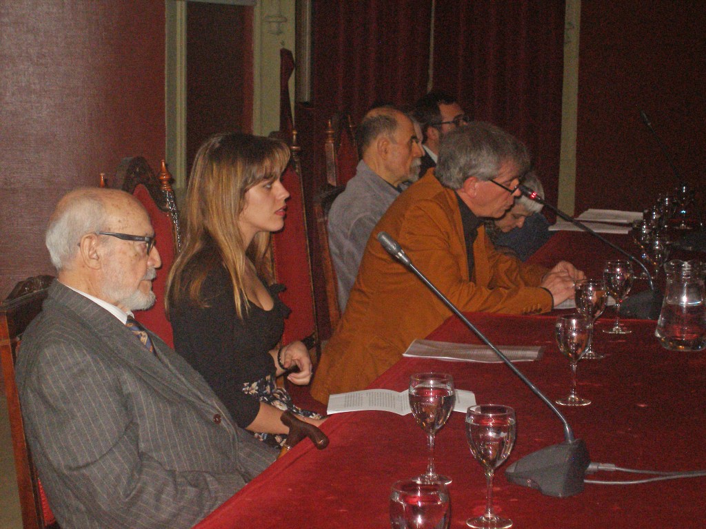 En la mesa de ponentes