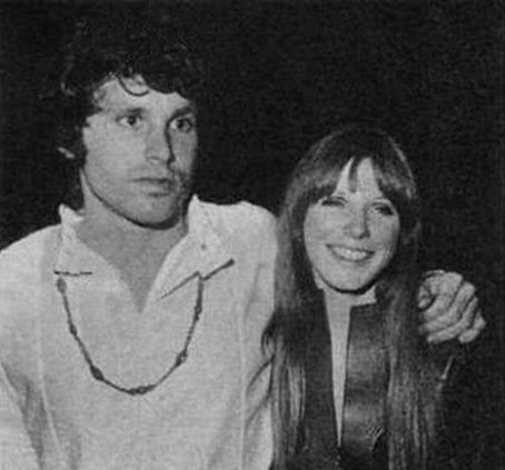 Jim Morrison y Pamela Courson en 1967