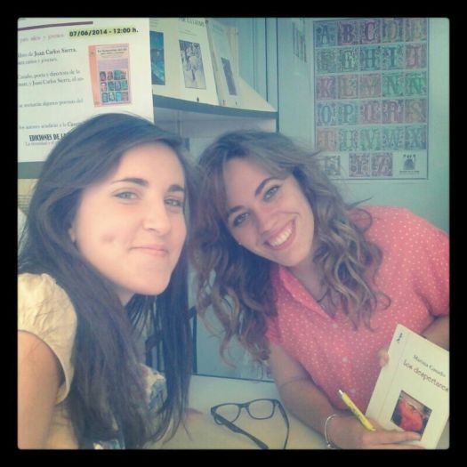 Firmando "Los despertares" en la Feria del Libro de Madrid 2014