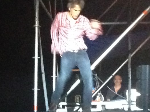 Erentxun y su exuberante baile a la manera de Elvis