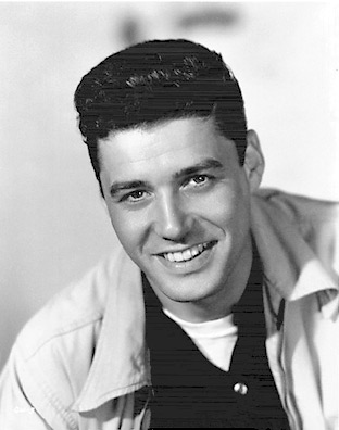 Guy Williams posando durante sus años como modelo