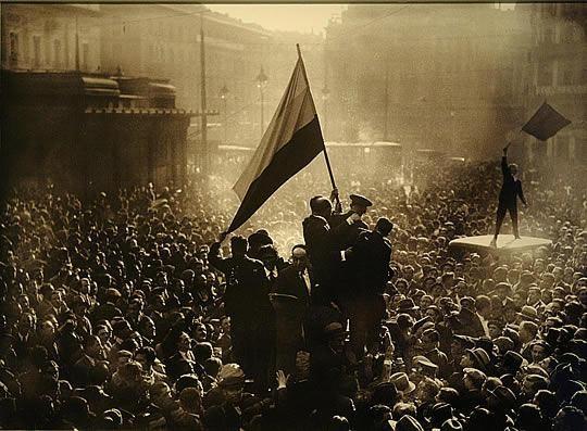 Puerta del Sol (Madrid), 14 de abril de 1931