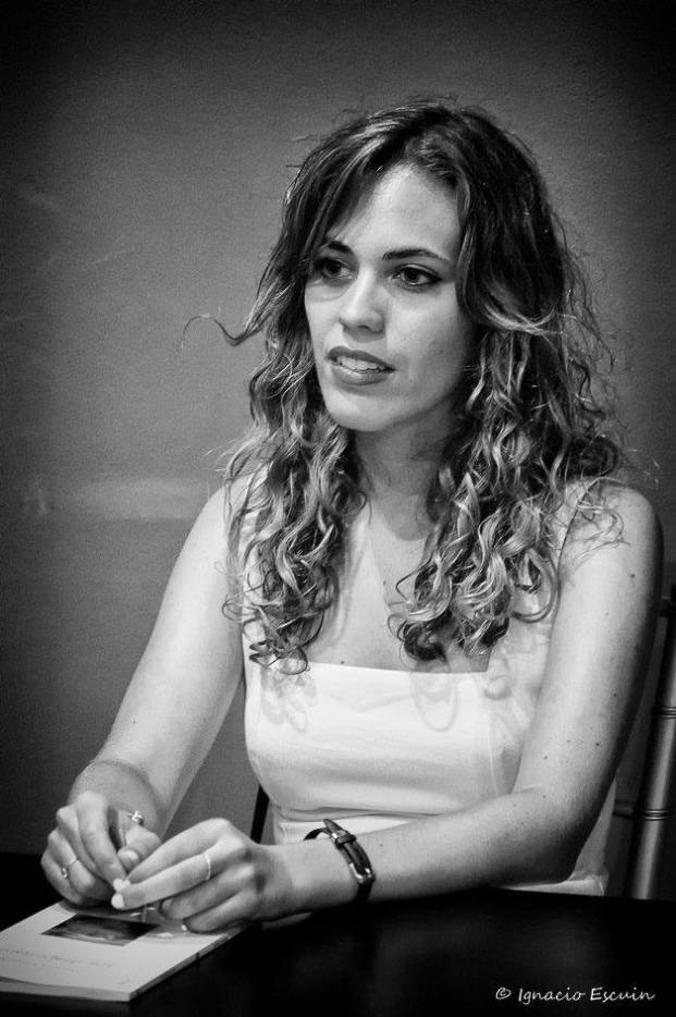 Presentando mi poemario en El Tragaluz