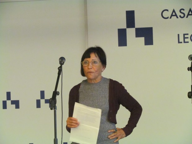 Amelia Romero, directora de "El Bardo", cerrando el acto